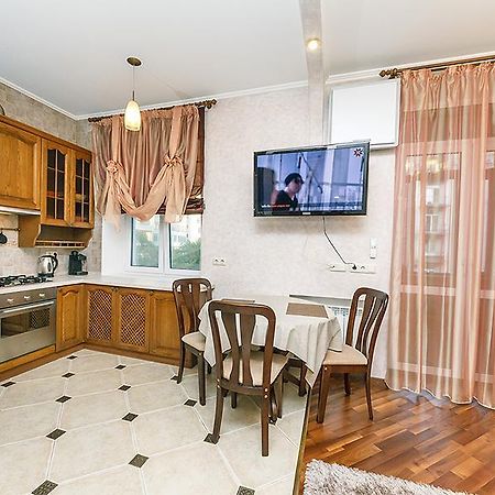 Amazing Two Beds In The Klovskiy Spusk Apartment Kiev Ngoại thất bức ảnh